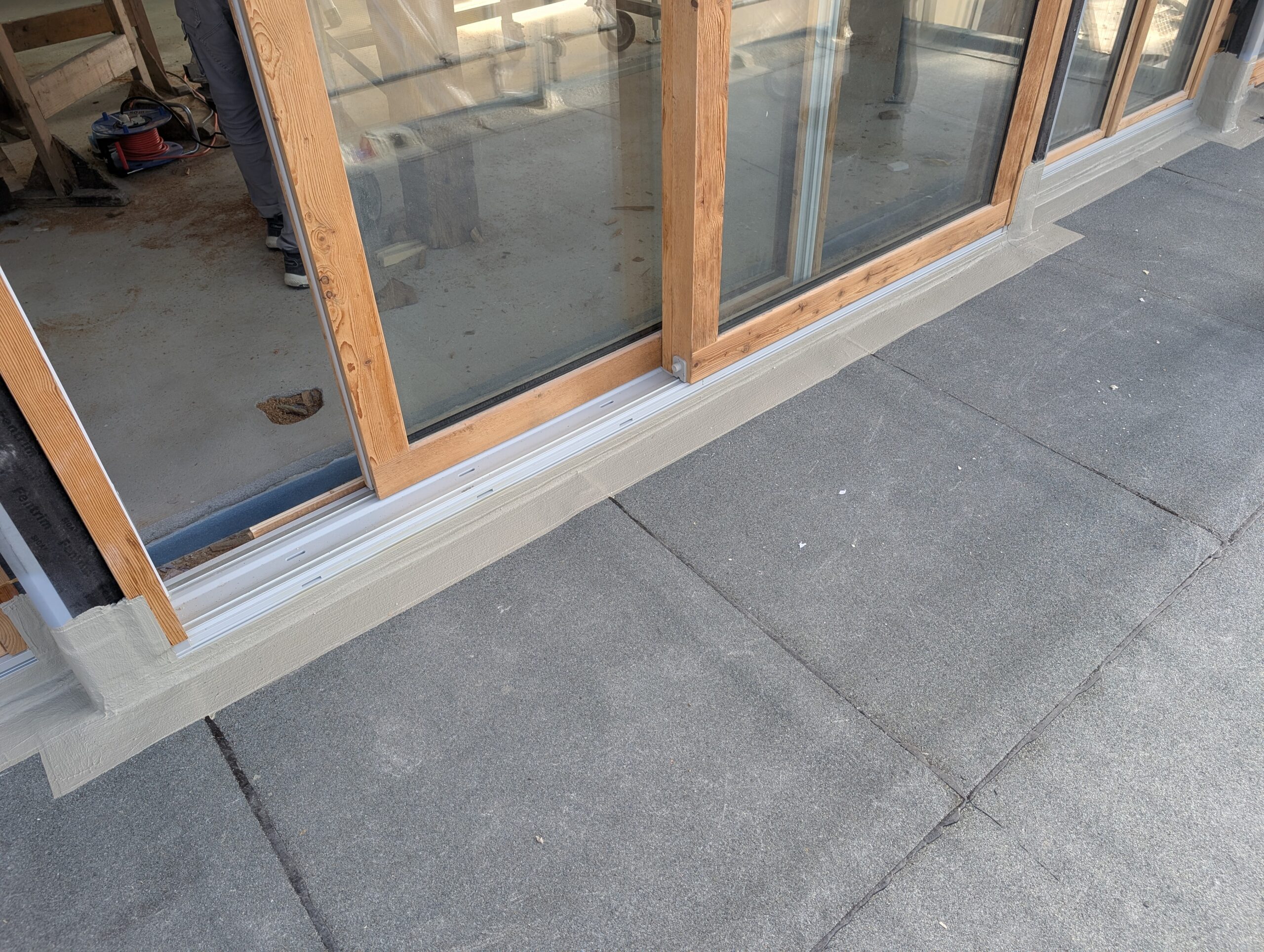 Intervento di impermeabilizzazione industriale su grande scala con guaine bituminose